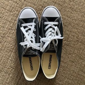 Black converse never worn